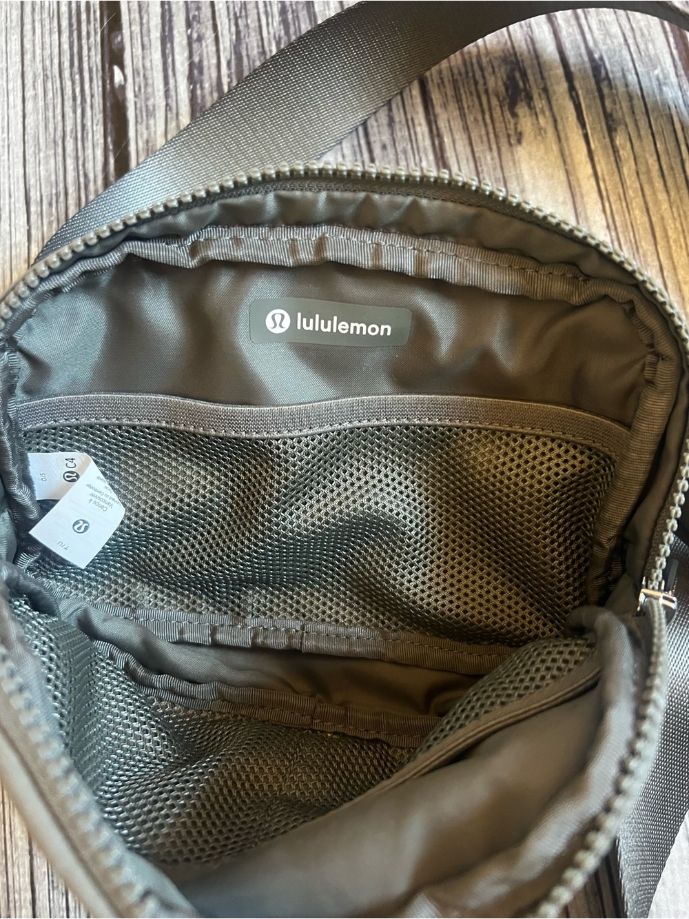 lululemon athletica Everywhere Belt Bag 1L - Picture 6 of 8